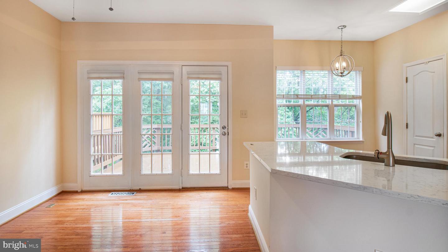 2080 CAPSTONE CIR, HERNDON, Virginia 20170, 3 Bedrooms Bedrooms, ,2 BathroomsBathrooms,Residential,For sale,2080 CAPSTONE CIR,VAFX2234546 MLS # VAFX2234546