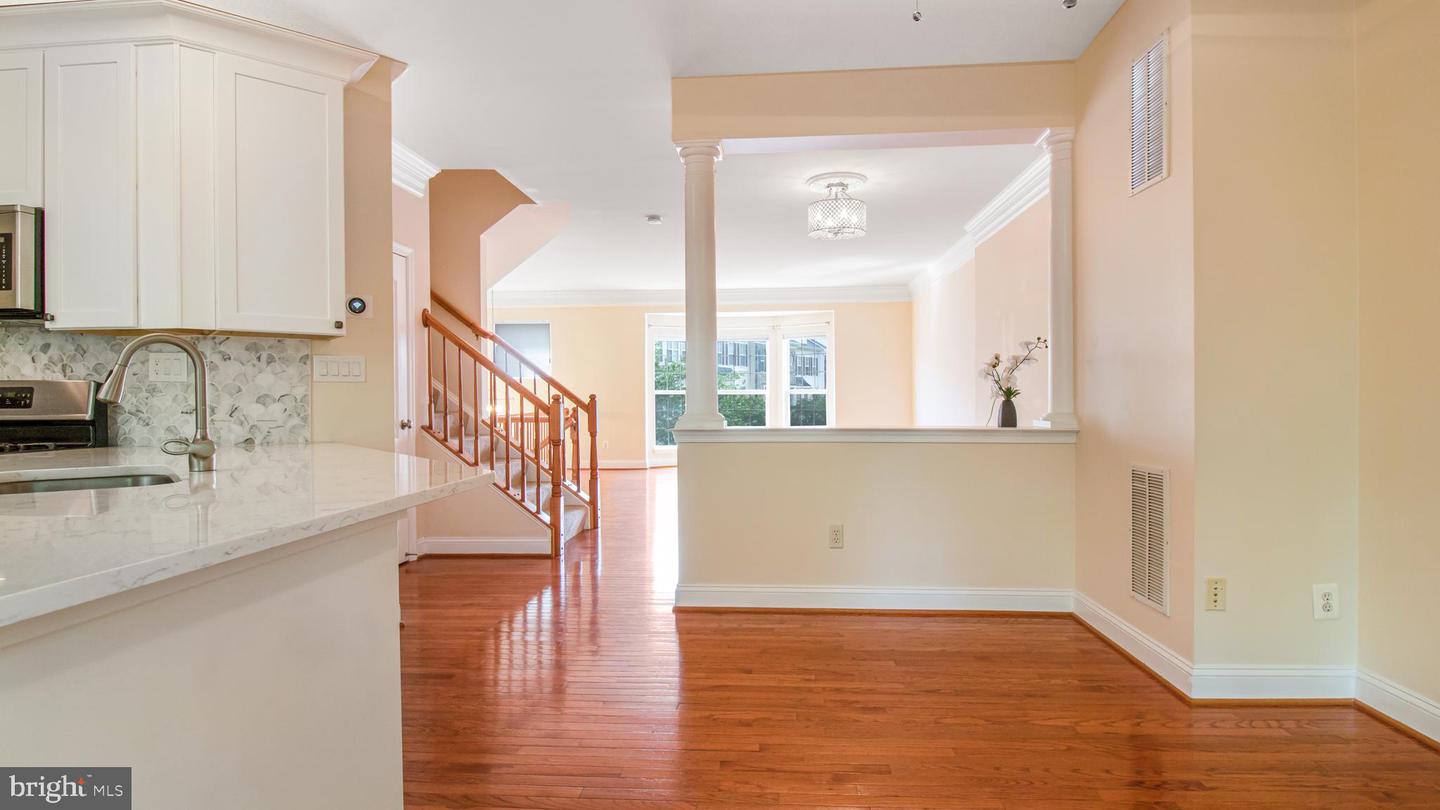 2080 CAPSTONE CIR, HERNDON, Virginia 20170, 3 Bedrooms Bedrooms, ,2 BathroomsBathrooms,Residential,For sale,2080 CAPSTONE CIR,VAFX2234546 MLS # VAFX2234546