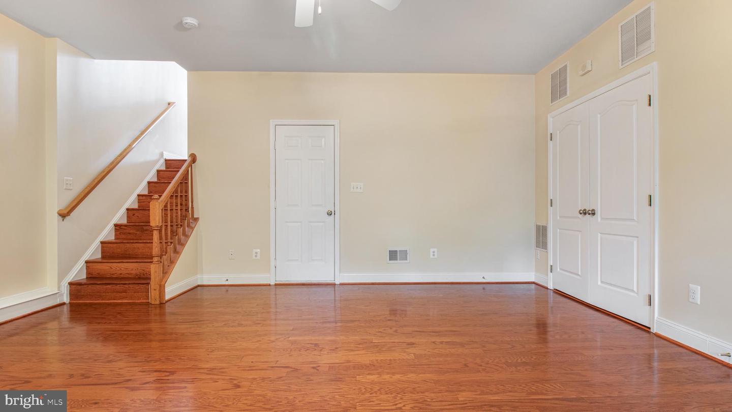 2080 CAPSTONE CIR, HERNDON, Virginia 20170, 3 Bedrooms Bedrooms, ,2 BathroomsBathrooms,Residential,For sale,2080 CAPSTONE CIR,VAFX2234546 MLS # VAFX2234546