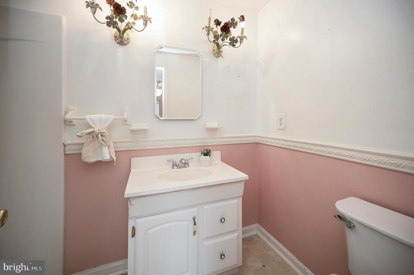 82 HALL LN, FREDERICKSBURG, Virginia 22406, 4 Bedrooms Bedrooms, ,2 BathroomsBathrooms,Residential,For sale,82 HALL LN,VAST2037888 MLS # VAST2037888