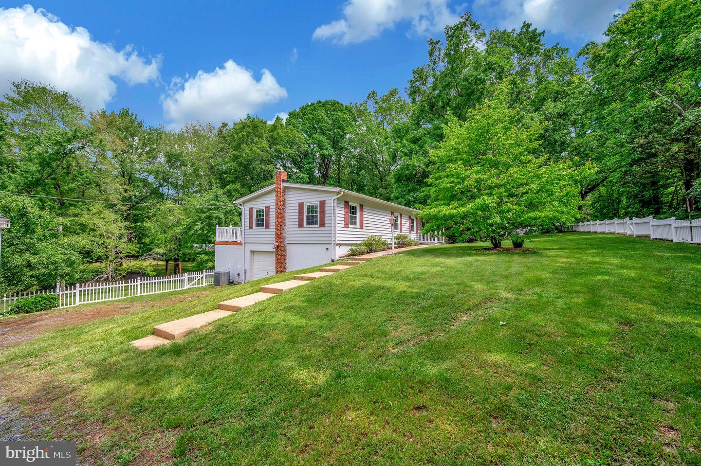 82 HALL LN, FREDERICKSBURG, Virginia 22406, 4 Bedrooms Bedrooms, ,2 BathroomsBathrooms,Residential,For sale,82 HALL LN,VAST2037888 MLS # VAST2037888