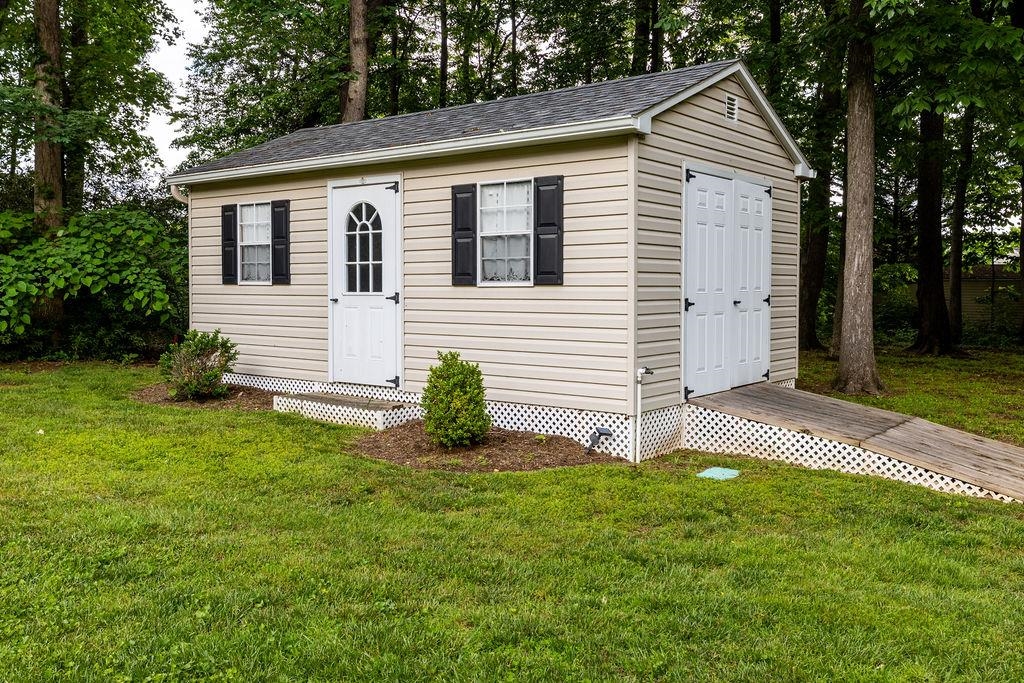 116 PELHAM WOODS CIR, WAYNESBORO, Virginia 22980, 5 Bedrooms Bedrooms, ,2 BathroomsBathrooms,Residential,116 PELHAM WOODS CIR,664686 MLS # 664686