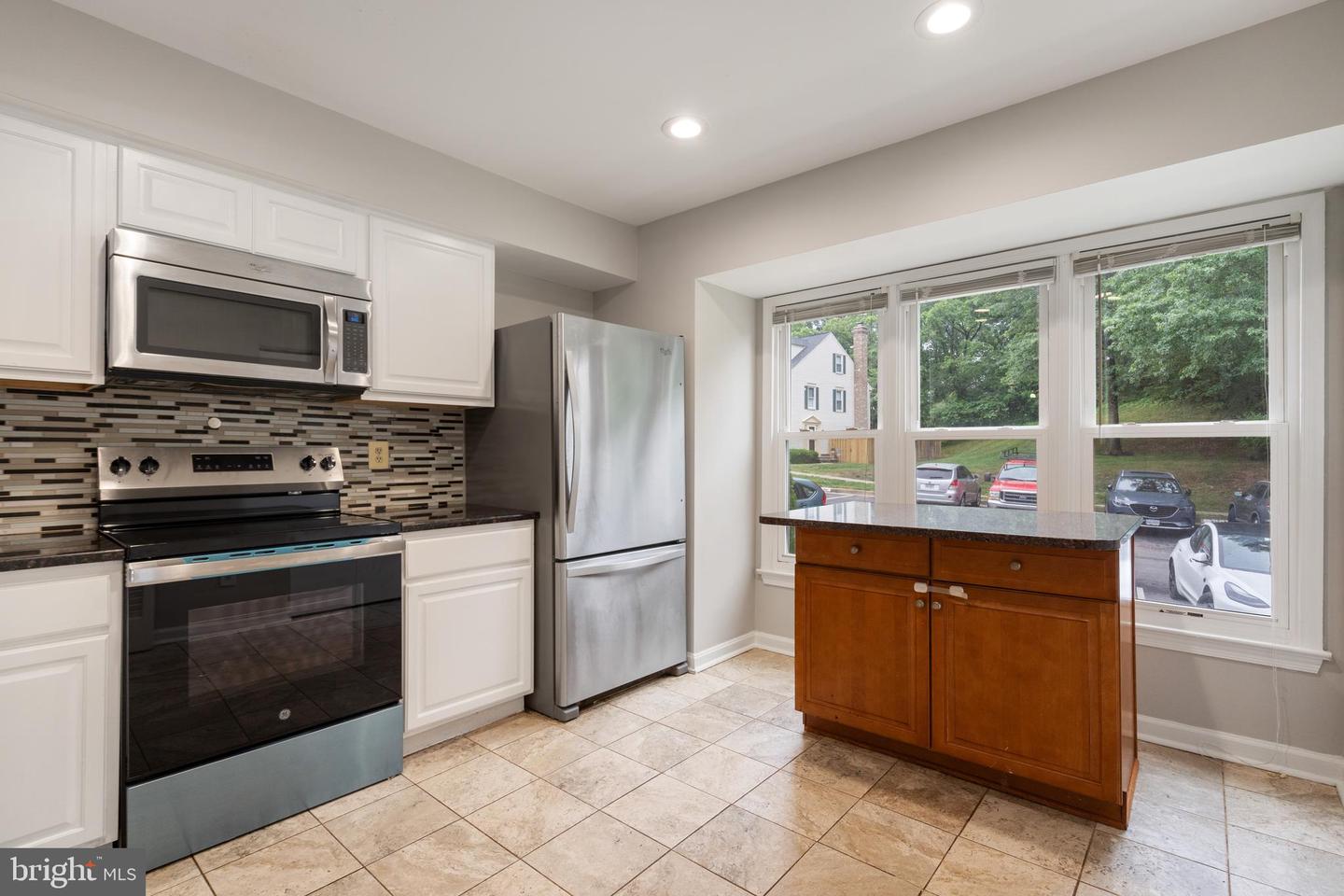 8498 LAUREL OAK DR, SPRINGFIELD, Virginia 22153, 3 Bedrooms Bedrooms, ,3 BathroomsBathrooms,Residential,For sale,8498 LAUREL OAK DR,VAFX2235428 MLS # VAFX2235428