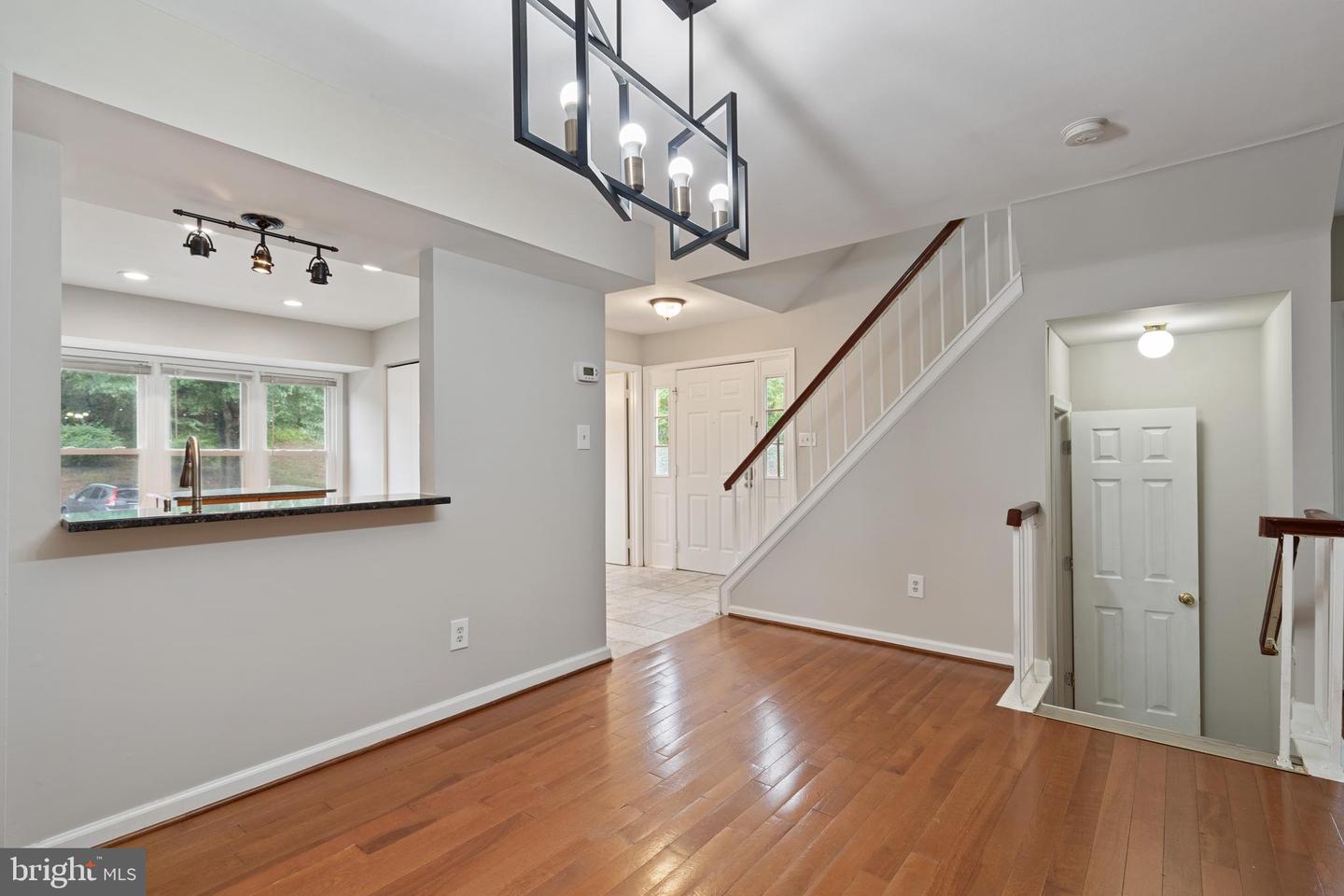 8498 LAUREL OAK DR, SPRINGFIELD, Virginia 22153, 3 Bedrooms Bedrooms, ,3 BathroomsBathrooms,Residential,For sale,8498 LAUREL OAK DR,VAFX2235428 MLS # VAFX2235428