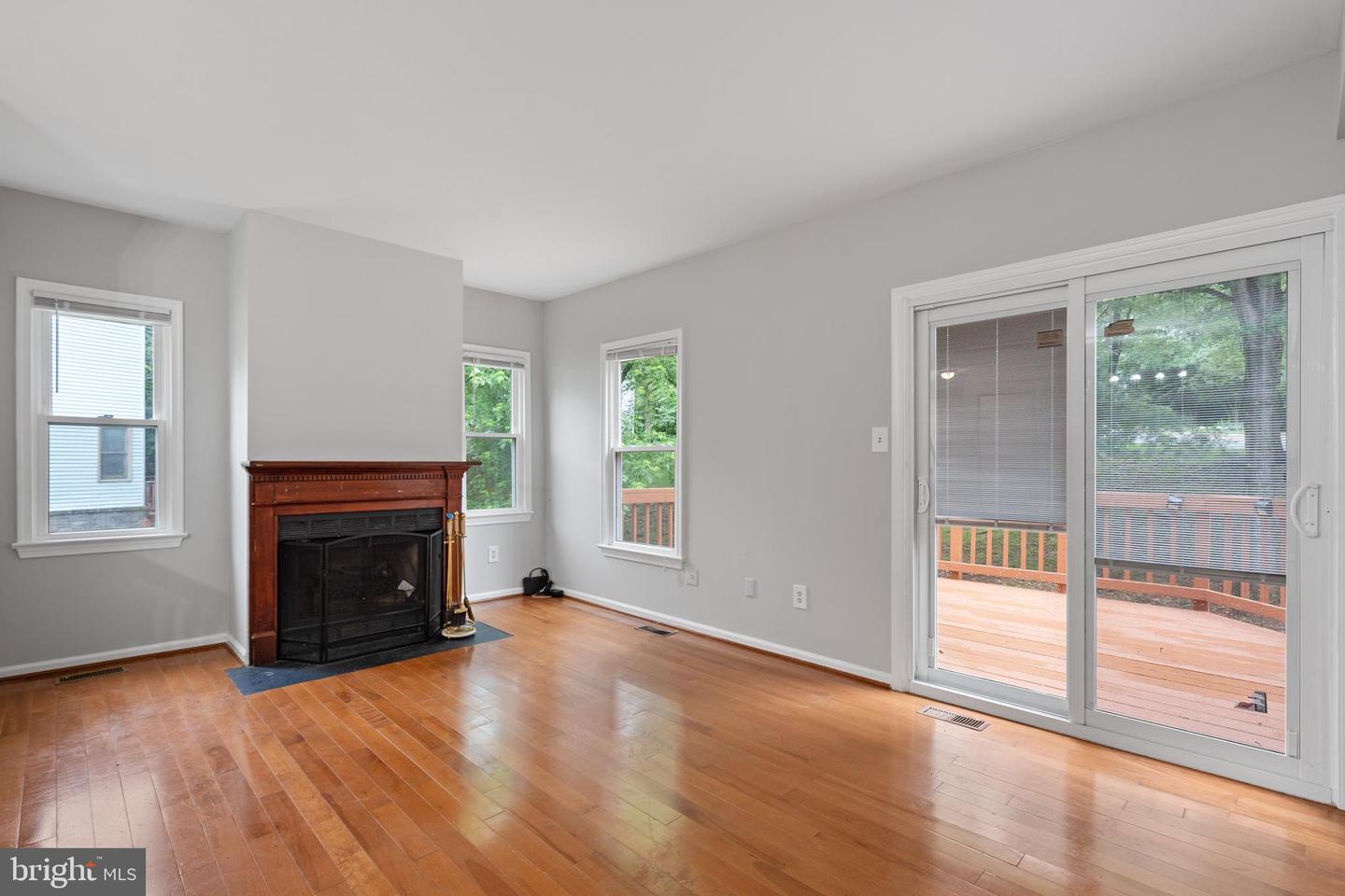 8498 LAUREL OAK DR, SPRINGFIELD, Virginia 22153, 3 Bedrooms Bedrooms, ,3 BathroomsBathrooms,Residential,For sale,8498 LAUREL OAK DR,VAFX2235428 MLS # VAFX2235428