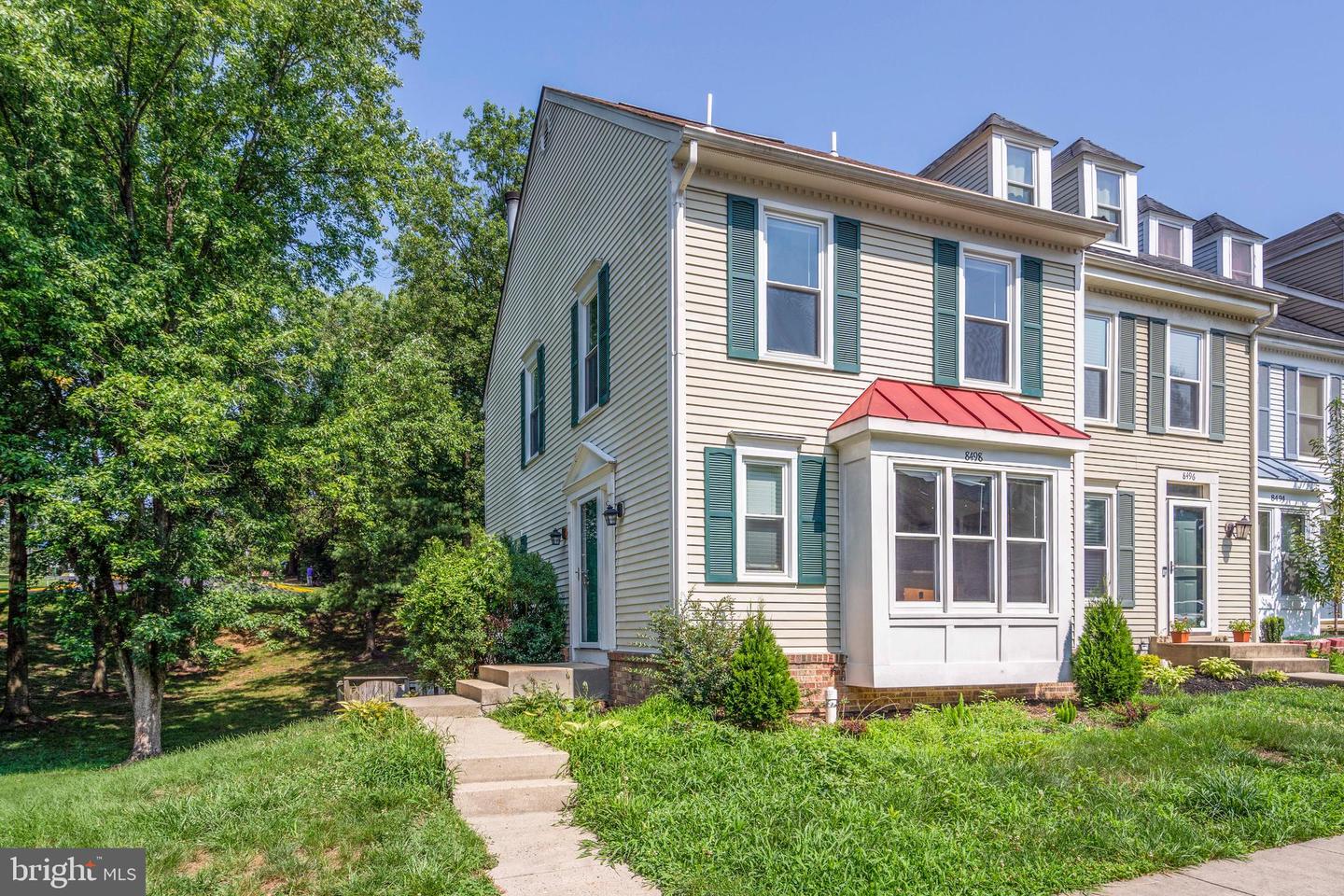 8498 LAUREL OAK DR, SPRINGFIELD, Virginia 22153, 3 Bedrooms Bedrooms, ,3 BathroomsBathrooms,Residential,For sale,8498 LAUREL OAK DR,VAFX2235428 MLS # VAFX2235428