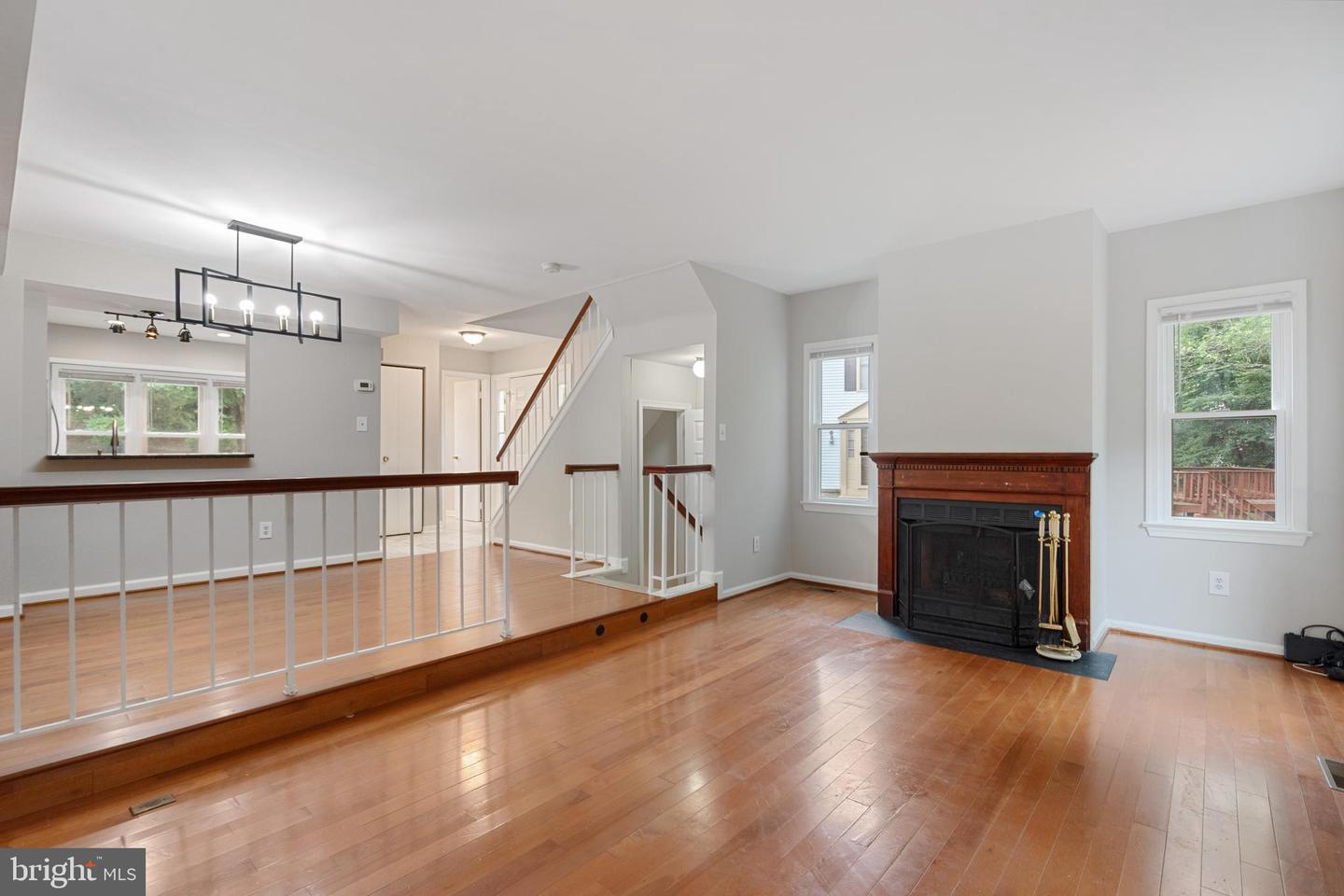 8498 LAUREL OAK DR, SPRINGFIELD, Virginia 22153, 3 Bedrooms Bedrooms, ,3 BathroomsBathrooms,Residential,For sale,8498 LAUREL OAK DR,VAFX2235428 MLS # VAFX2235428