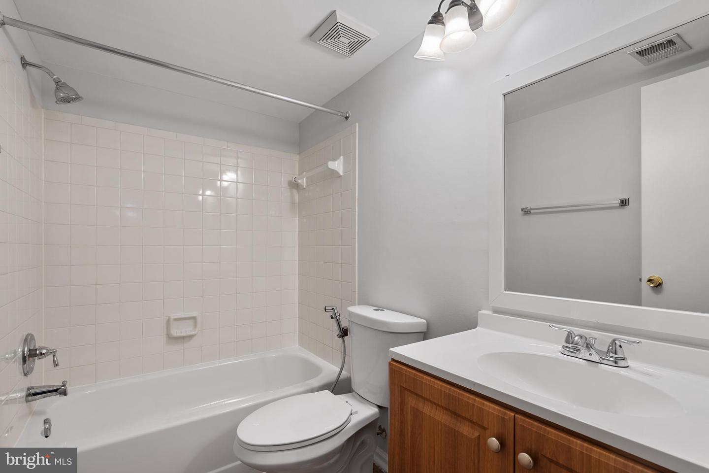 8498 LAUREL OAK DR, SPRINGFIELD, Virginia 22153, 3 Bedrooms Bedrooms, ,3 BathroomsBathrooms,Residential,For sale,8498 LAUREL OAK DR,VAFX2235428 MLS # VAFX2235428