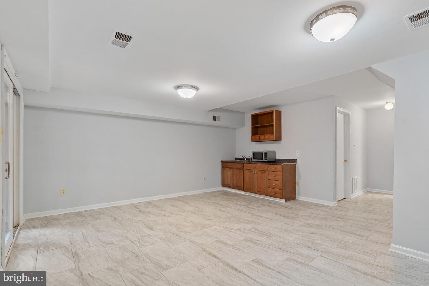 8498 LAUREL OAK DR, SPRINGFIELD, Virginia 22153, 3 Bedrooms Bedrooms, ,3 BathroomsBathrooms,Residential,For sale,8498 LAUREL OAK DR,VAFX2235428 MLS # VAFX2235428