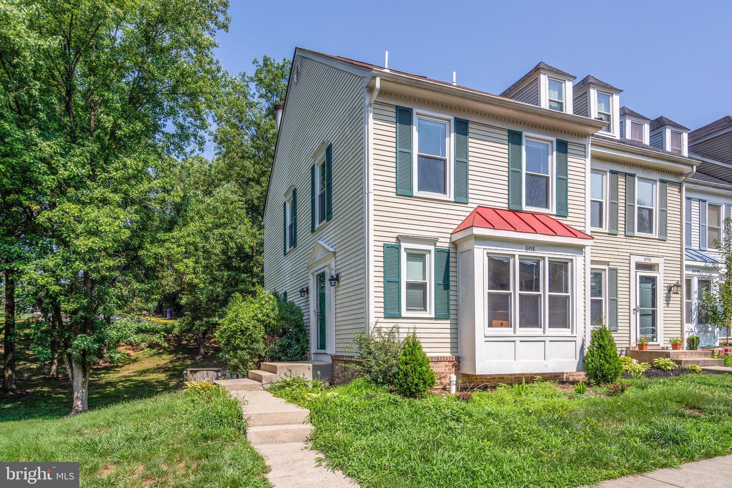 8498 LAUREL OAK DR, SPRINGFIELD, Virginia 22153, 3 Bedrooms Bedrooms, ,3 BathroomsBathrooms,Residential,For sale,8498 LAUREL OAK DR,VAFX2235428 MLS # VAFX2235428