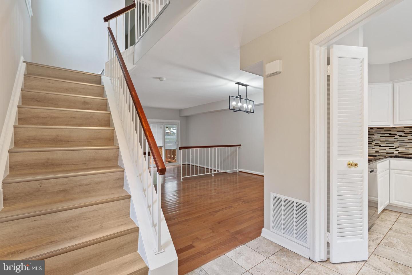 8498 LAUREL OAK DR, SPRINGFIELD, Virginia 22153, 3 Bedrooms Bedrooms, ,3 BathroomsBathrooms,Residential,For sale,8498 LAUREL OAK DR,VAFX2235428 MLS # VAFX2235428