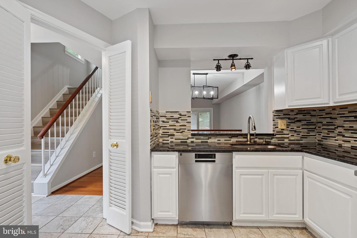 8498 LAUREL OAK DR, SPRINGFIELD, Virginia 22153, 3 Bedrooms Bedrooms, ,3 BathroomsBathrooms,Residential,For sale,8498 LAUREL OAK DR,VAFX2235428 MLS # VAFX2235428