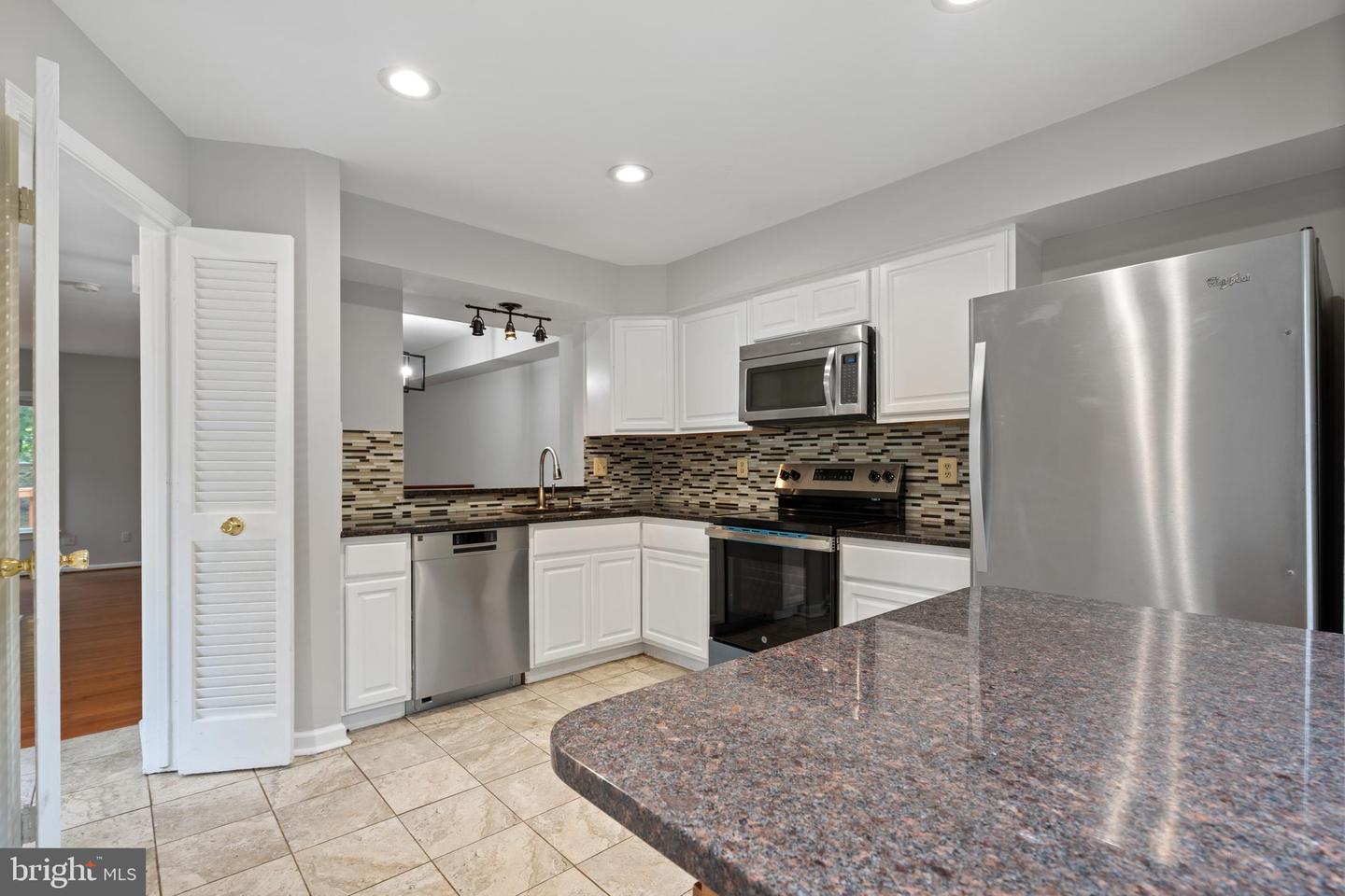 8498 LAUREL OAK DR, SPRINGFIELD, Virginia 22153, 3 Bedrooms Bedrooms, ,3 BathroomsBathrooms,Residential,For sale,8498 LAUREL OAK DR,VAFX2235428 MLS # VAFX2235428