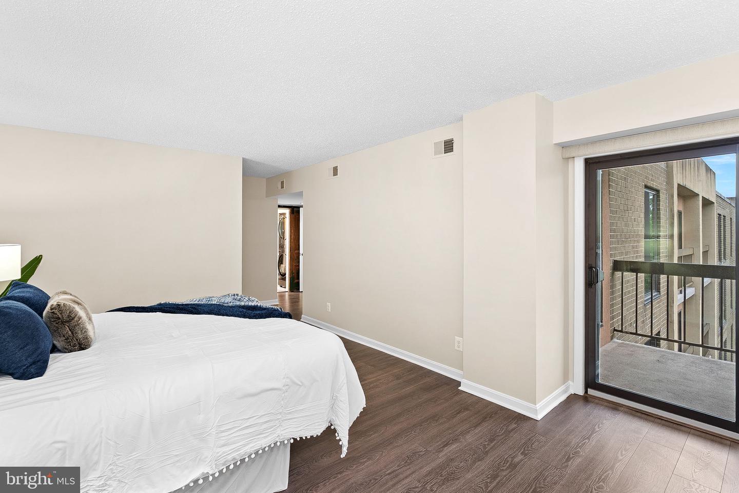 803 N HOWARD ST #435, ALEXANDRIA, Virginia 22304, 2 Bedrooms Bedrooms, ,2 BathroomsBathrooms,Residential,For sale,803 N HOWARD ST #435,VAAX2044388 MLS # VAAX2044388