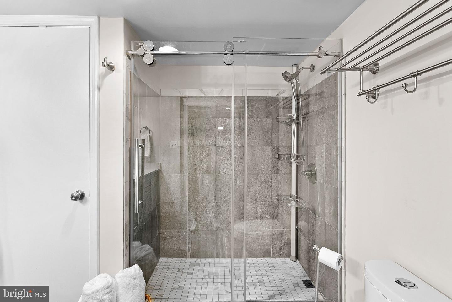 803 N HOWARD ST #435, ALEXANDRIA, Virginia 22304, 2 Bedrooms Bedrooms, ,2 BathroomsBathrooms,Residential,For sale,803 N HOWARD ST #435,VAAX2044388 MLS # VAAX2044388