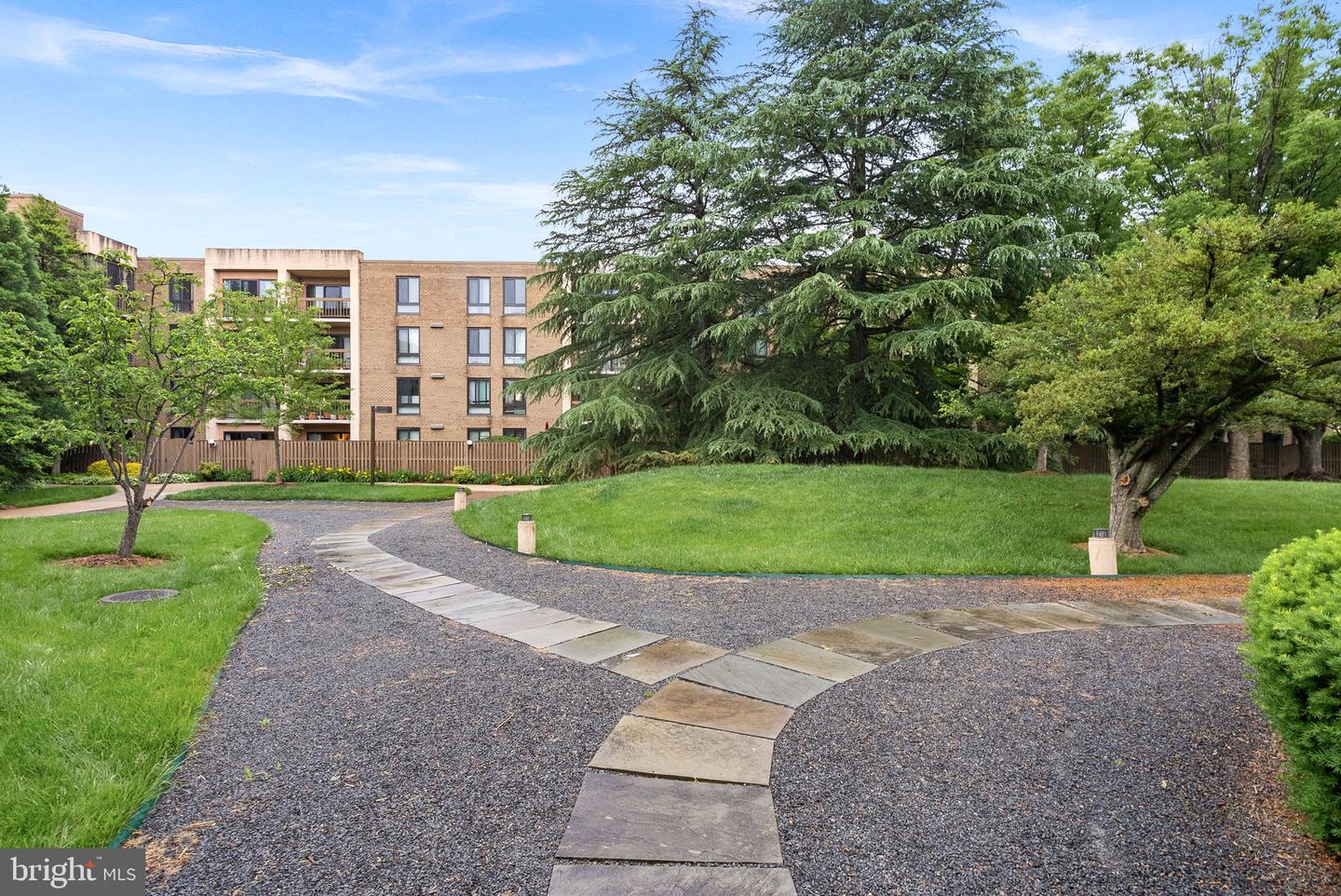 803 N HOWARD ST #435, ALEXANDRIA, Virginia 22304, 2 Bedrooms Bedrooms, ,2 BathroomsBathrooms,Residential,For sale,803 N HOWARD ST #435,VAAX2044388 MLS # VAAX2044388