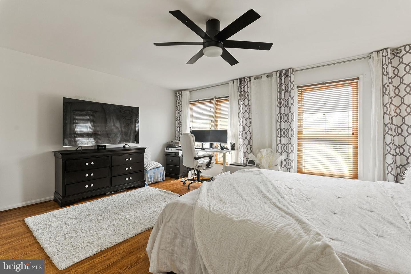 10464 PARADISE CT, MANASSAS, Virginia 20109, 3 Bedrooms Bedrooms, ,2 BathroomsBathrooms,Residential,For sale,10464 PARADISE CT,VAPW2092590 MLS # VAPW2092590