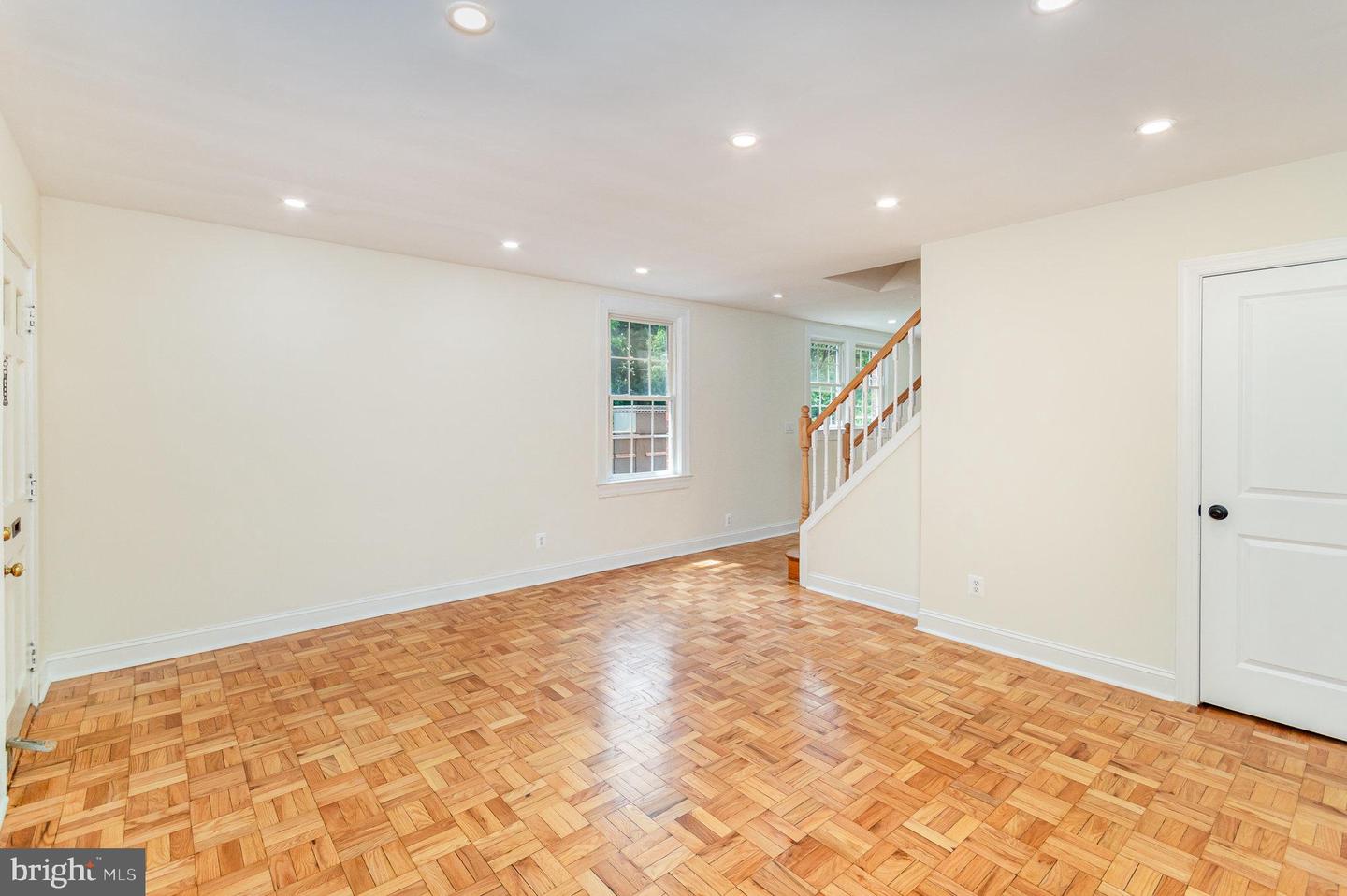 2600 16TH ST S #696, ARLINGTON, Virginia 22204, 2 Bedrooms Bedrooms, ,1 BathroomBathrooms,Residential,For sale,2600 16TH ST S #696,VAAR2056372 MLS # VAAR2056372