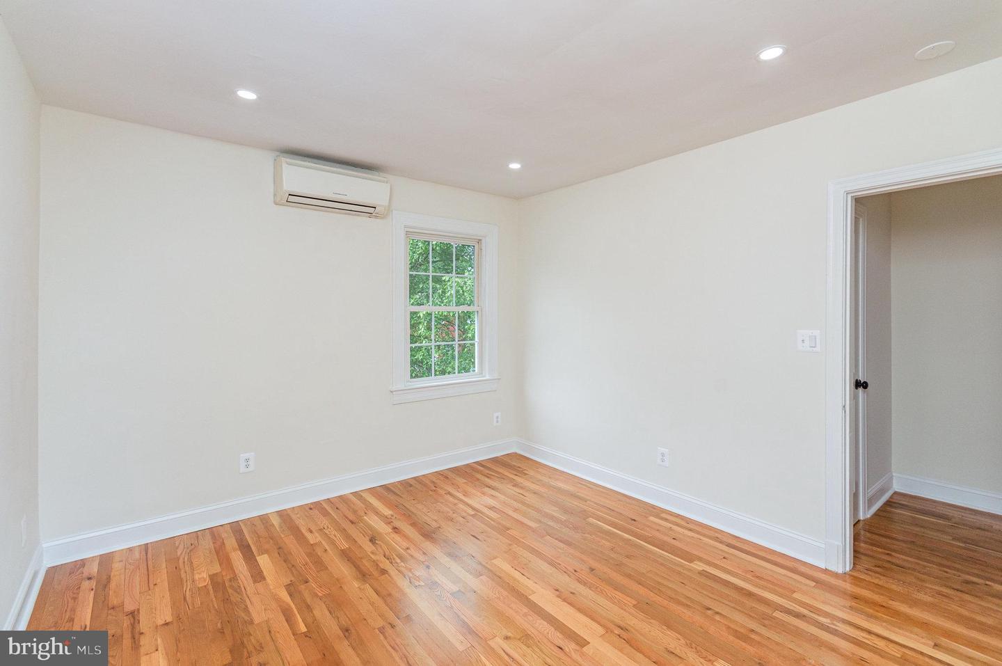 2600 16TH ST S #696, ARLINGTON, Virginia 22204, 2 Bedrooms Bedrooms, ,1 BathroomBathrooms,Residential,For sale,2600 16TH ST S #696,VAAR2056372 MLS # VAAR2056372
