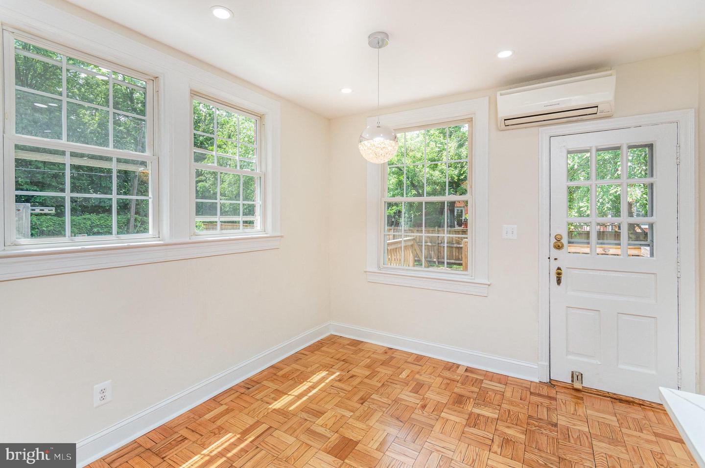 2600 16TH ST S #696, ARLINGTON, Virginia 22204, 2 Bedrooms Bedrooms, ,1 BathroomBathrooms,Residential,For sale,2600 16TH ST S #696,VAAR2056372 MLS # VAAR2056372