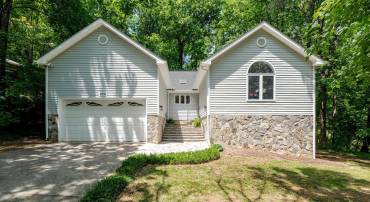 370 FLOWER DR, MCGAHEYSVILLE, Virginia 22840, 3 Bedrooms Bedrooms, ,2 BathroomsBathrooms,Residential,370 FLOWER DR,664874 MLS # 664874