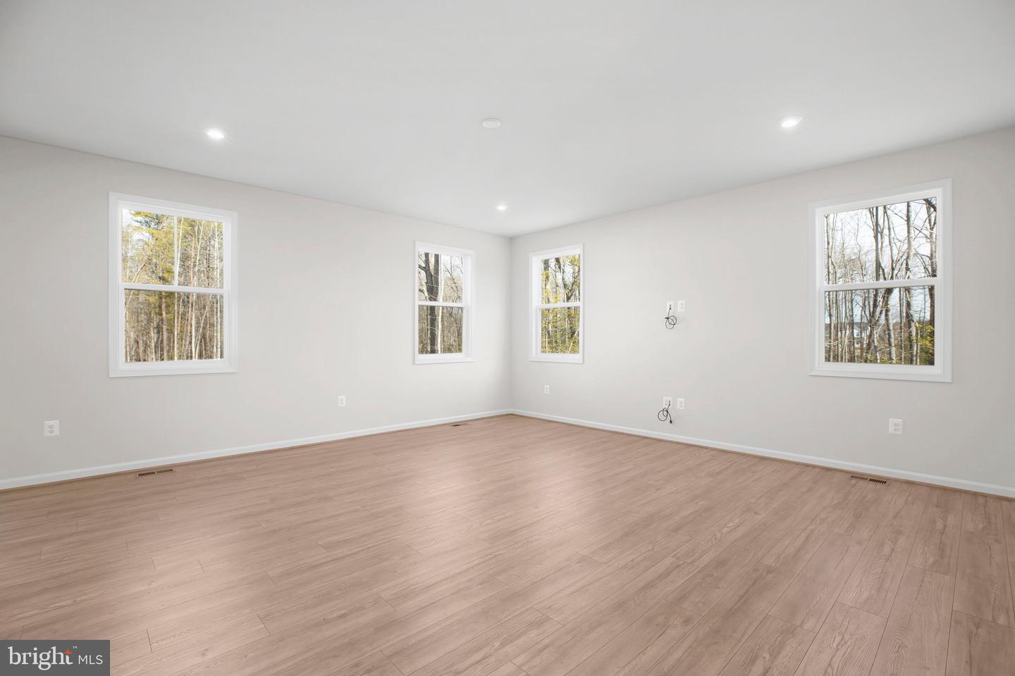 1 BLAKELY ST, FREDERICKSBURG, Virginia 22408, 4 Bedrooms Bedrooms, ,2 BathroomsBathrooms,Residential,For sale,1 BLAKELY ST,VASP2032516 MLS # VASP2032516