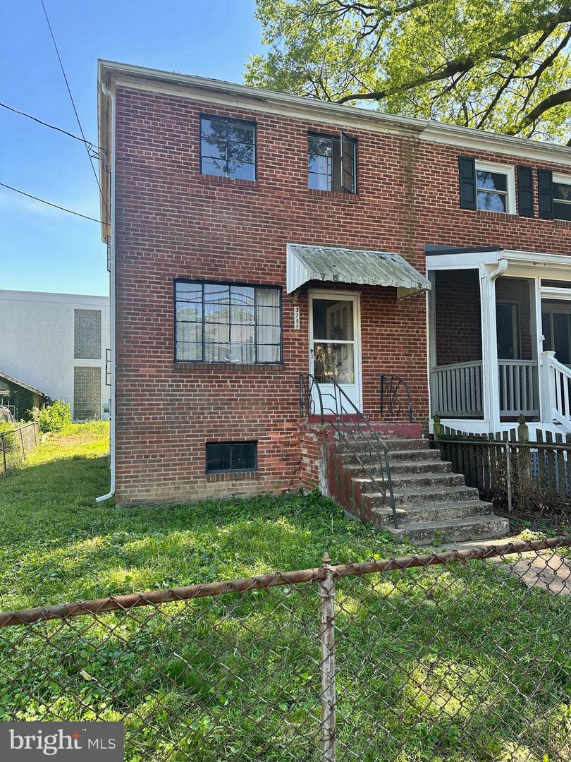 315 E RAYMOND AVE #A, ALEXANDRIA, Virginia 22301, 2 Bedrooms Bedrooms, ,1 BathroomBathrooms,Residential,For sale,315 E RAYMOND AVE #A,VAAX2044548 MLS # VAAX2044548