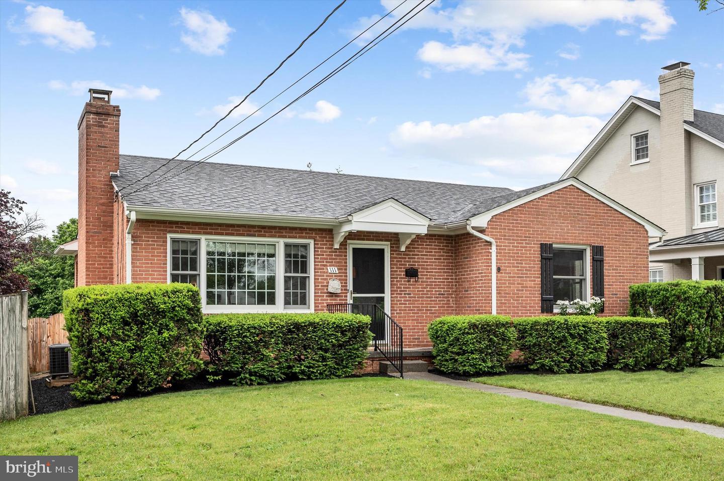 111 MONTAGUE AVE, WINCHESTER, Virginia 22601, 3 Bedrooms Bedrooms, ,1 BathroomBathrooms,Residential,For sale,111 MONTAGUE AVE,VAWI2007586 MLS # VAWI2007586