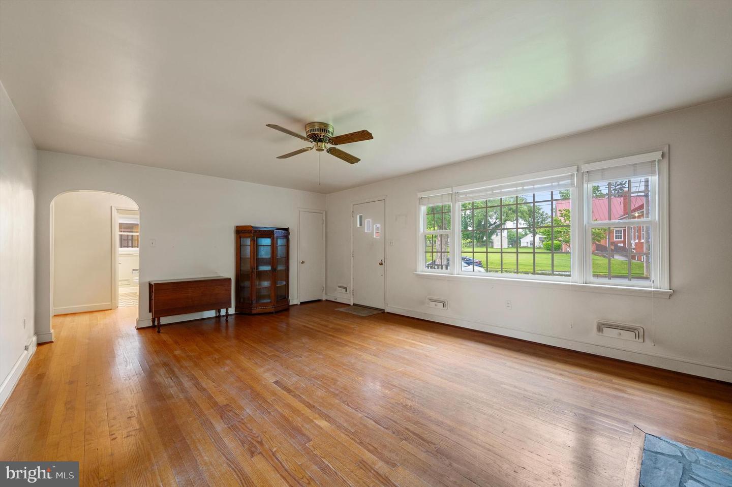 111 MONTAGUE AVE, WINCHESTER, Virginia 22601, 3 Bedrooms Bedrooms, ,1 BathroomBathrooms,Residential,For sale,111 MONTAGUE AVE,VAWI2007586 MLS # VAWI2007586