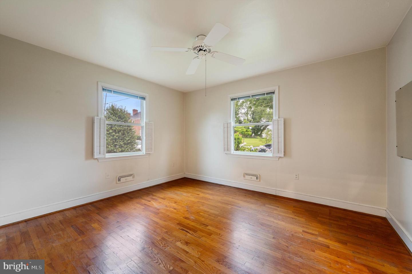 111 MONTAGUE AVE, WINCHESTER, Virginia 22601, 3 Bedrooms Bedrooms, ,1 BathroomBathrooms,Residential,For sale,111 MONTAGUE AVE,VAWI2007586 MLS # VAWI2007586