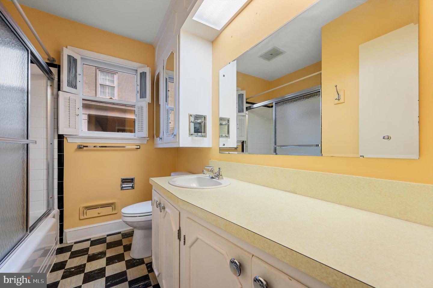 111 MONTAGUE AVE, WINCHESTER, Virginia 22601, 3 Bedrooms Bedrooms, ,1 BathroomBathrooms,Residential,For sale,111 MONTAGUE AVE,VAWI2007586 MLS # VAWI2007586