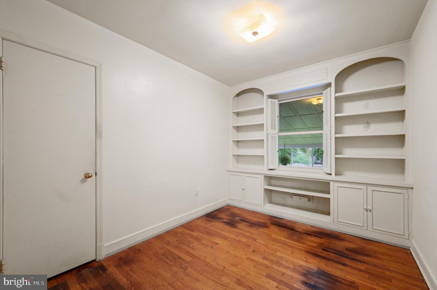 111 MONTAGUE AVE, WINCHESTER, Virginia 22601, 3 Bedrooms Bedrooms, ,1 BathroomBathrooms,Residential,For sale,111 MONTAGUE AVE,VAWI2007586 MLS # VAWI2007586