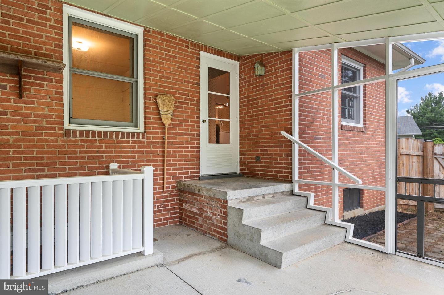 111 MONTAGUE AVE, WINCHESTER, Virginia 22601, 3 Bedrooms Bedrooms, ,1 BathroomBathrooms,Residential,For sale,111 MONTAGUE AVE,VAWI2007586 MLS # VAWI2007586