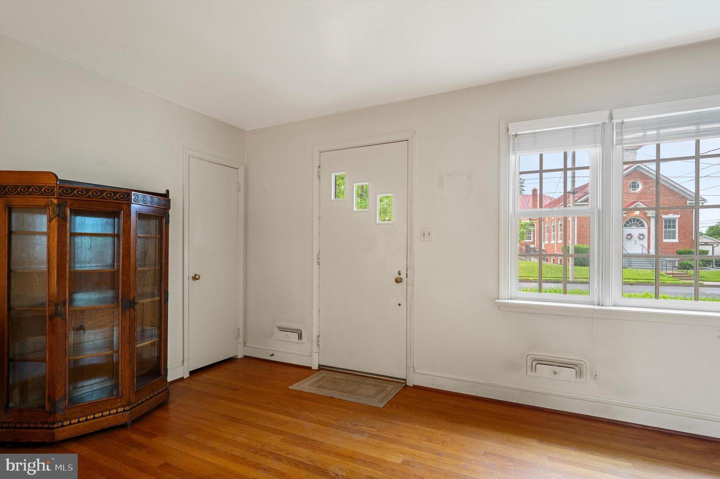 111 MONTAGUE AVE, WINCHESTER, Virginia 22601, 3 Bedrooms Bedrooms, ,1 BathroomBathrooms,Residential,For sale,111 MONTAGUE AVE,VAWI2007586 MLS # VAWI2007586
