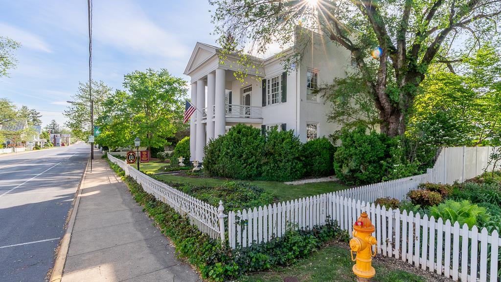 111 S MAIN ST, BRIDGEWATER, Virginia 22812, 3 Bedrooms Bedrooms, ,3 BathroomsBathrooms,Residential,111 S MAIN ST,664880 MLS # 664880