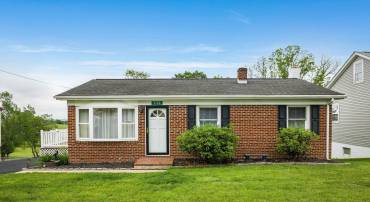 390 FRONTIER DR, STAUNTON, Virginia 24401, 3 Bedrooms Bedrooms, ,1 BathroomBathrooms,Residential,390 FRONTIER DR,664888 MLS # 664888