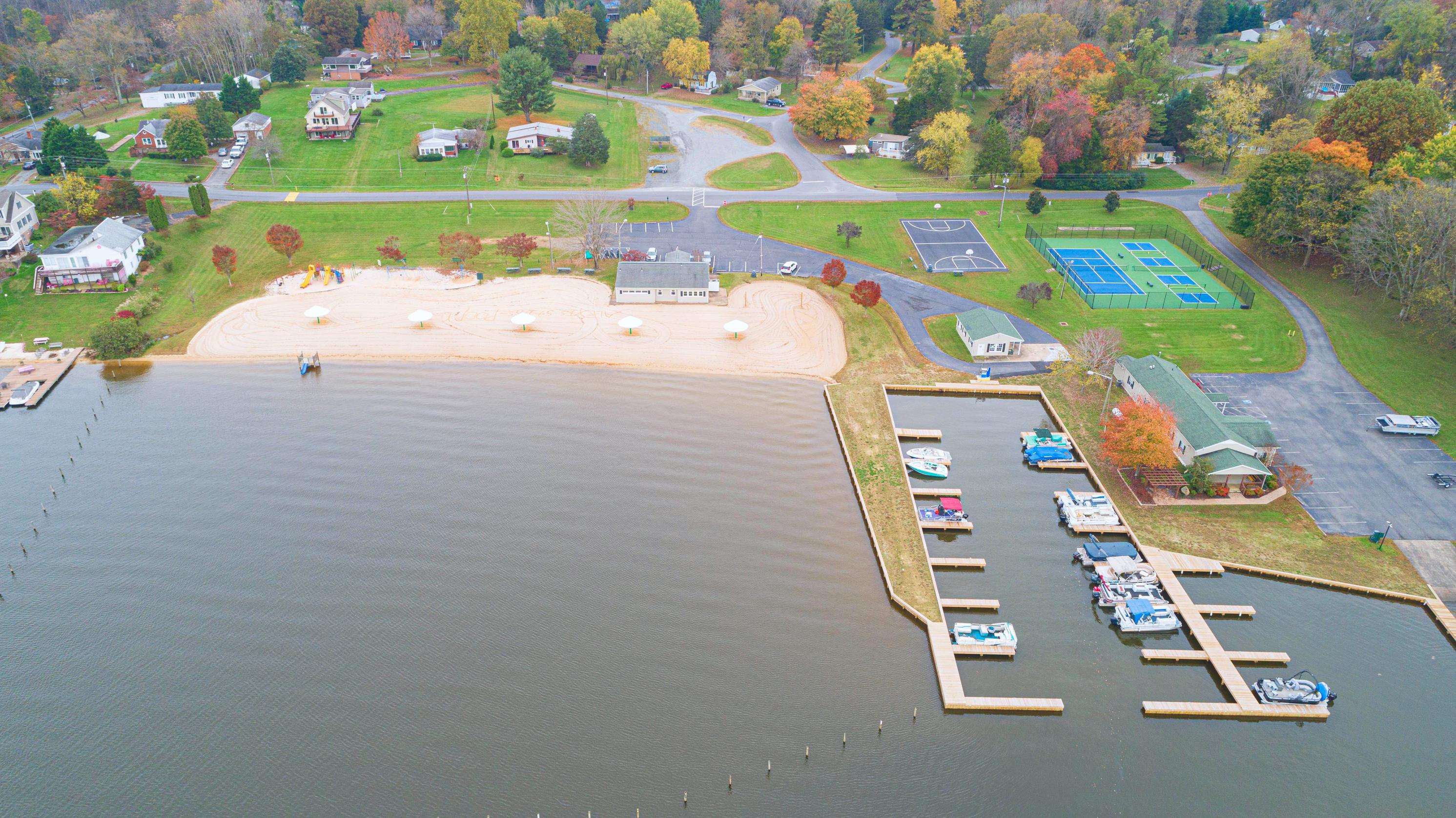 1201 S LAKESHORE DR, LOUISA, Virginia 23093, 2 Bedrooms Bedrooms, ,2 BathroomsBathrooms,Residential,1201 S LAKESHORE DR,664890 MLS # 664890