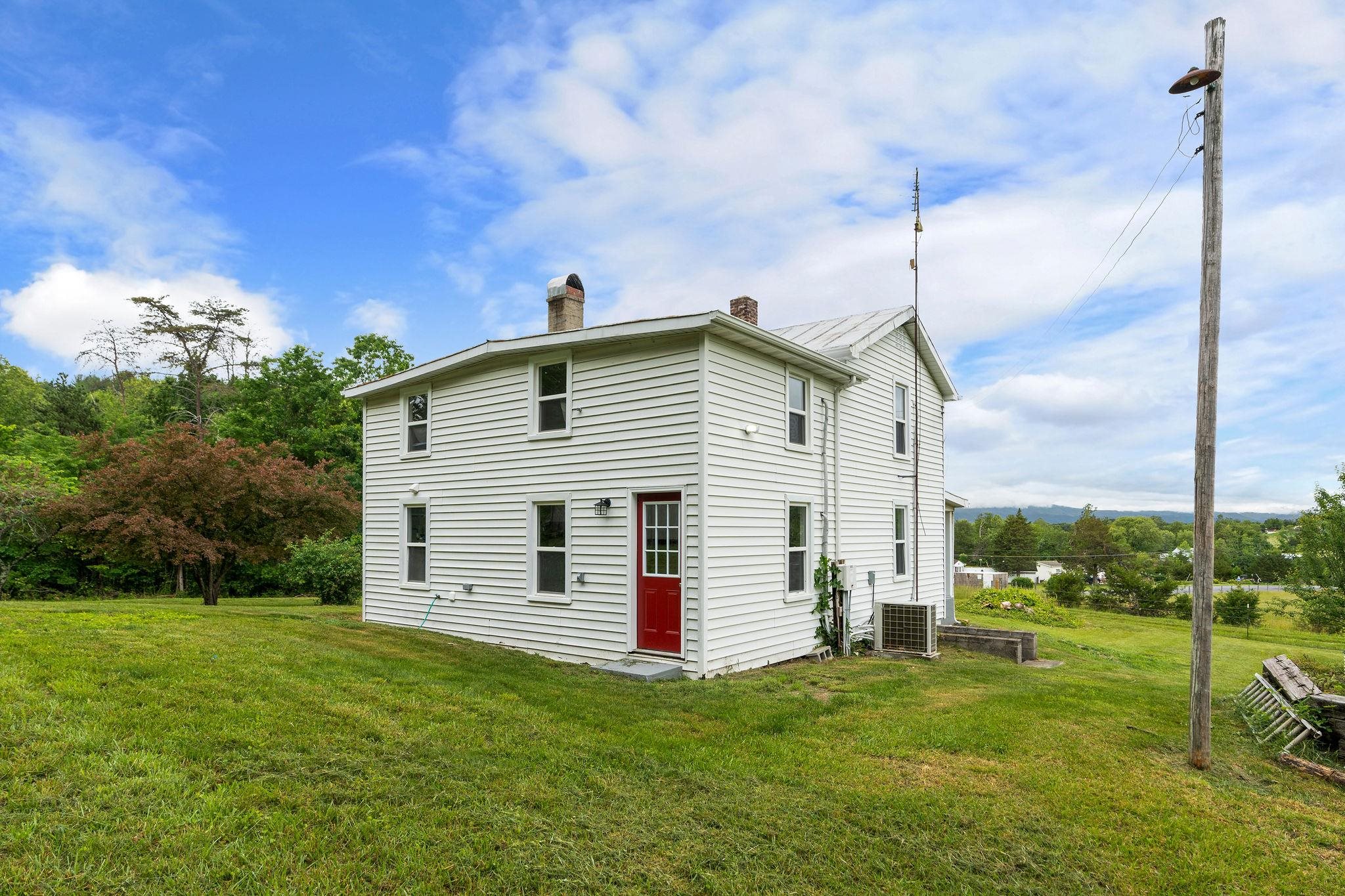 1702 MILL LN, ELKTON, Virginia 22827, 3 Bedrooms Bedrooms, ,1 BathroomBathrooms,Residential,1702 MILL LN,664891 MLS # 664891