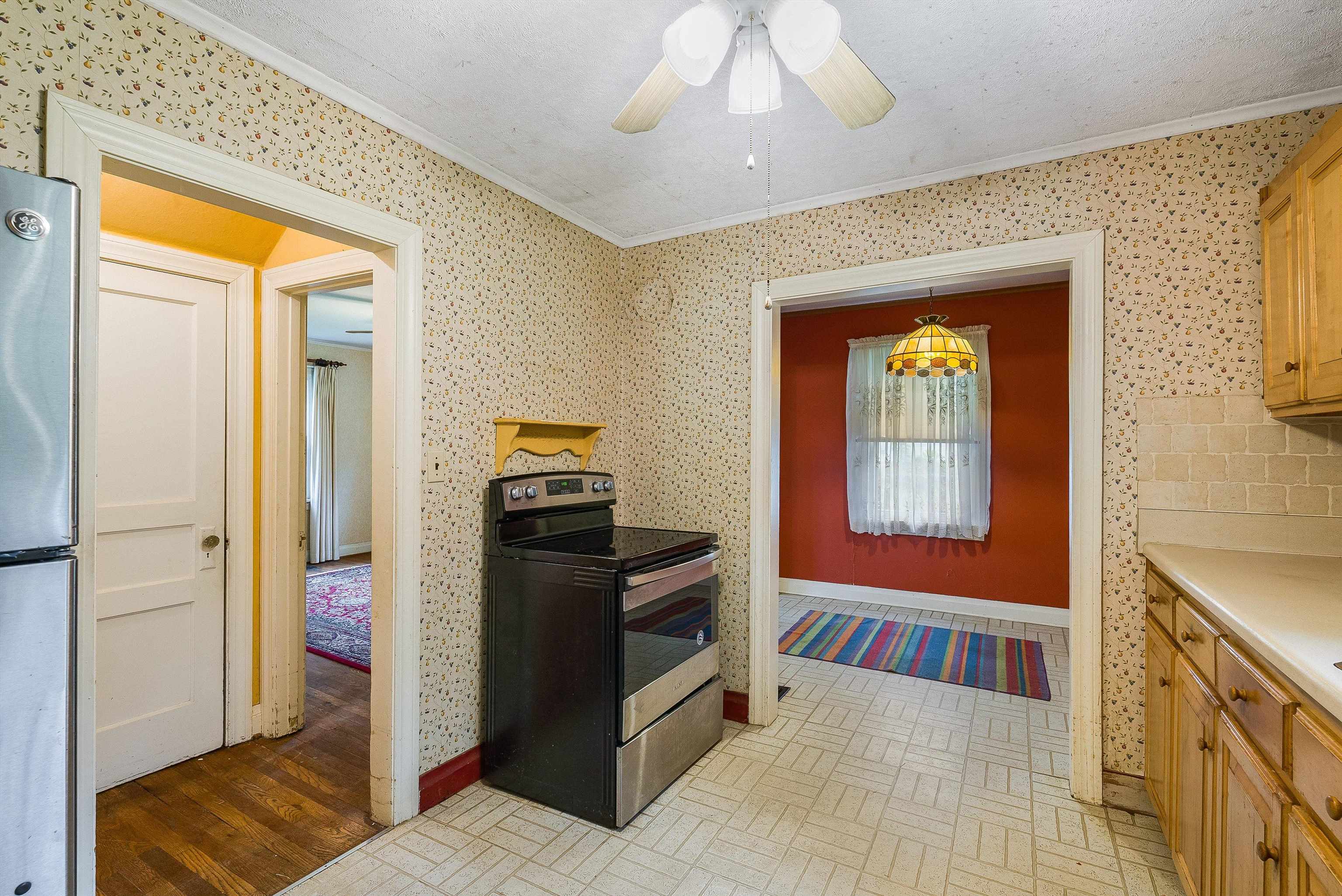 2156 LYNDHURST RD, WAYNESBORO, Virginia 22980, 3 Bedrooms Bedrooms, ,1 BathroomBathrooms,Residential,2156 LYNDHURST RD,664895 MLS # 664895