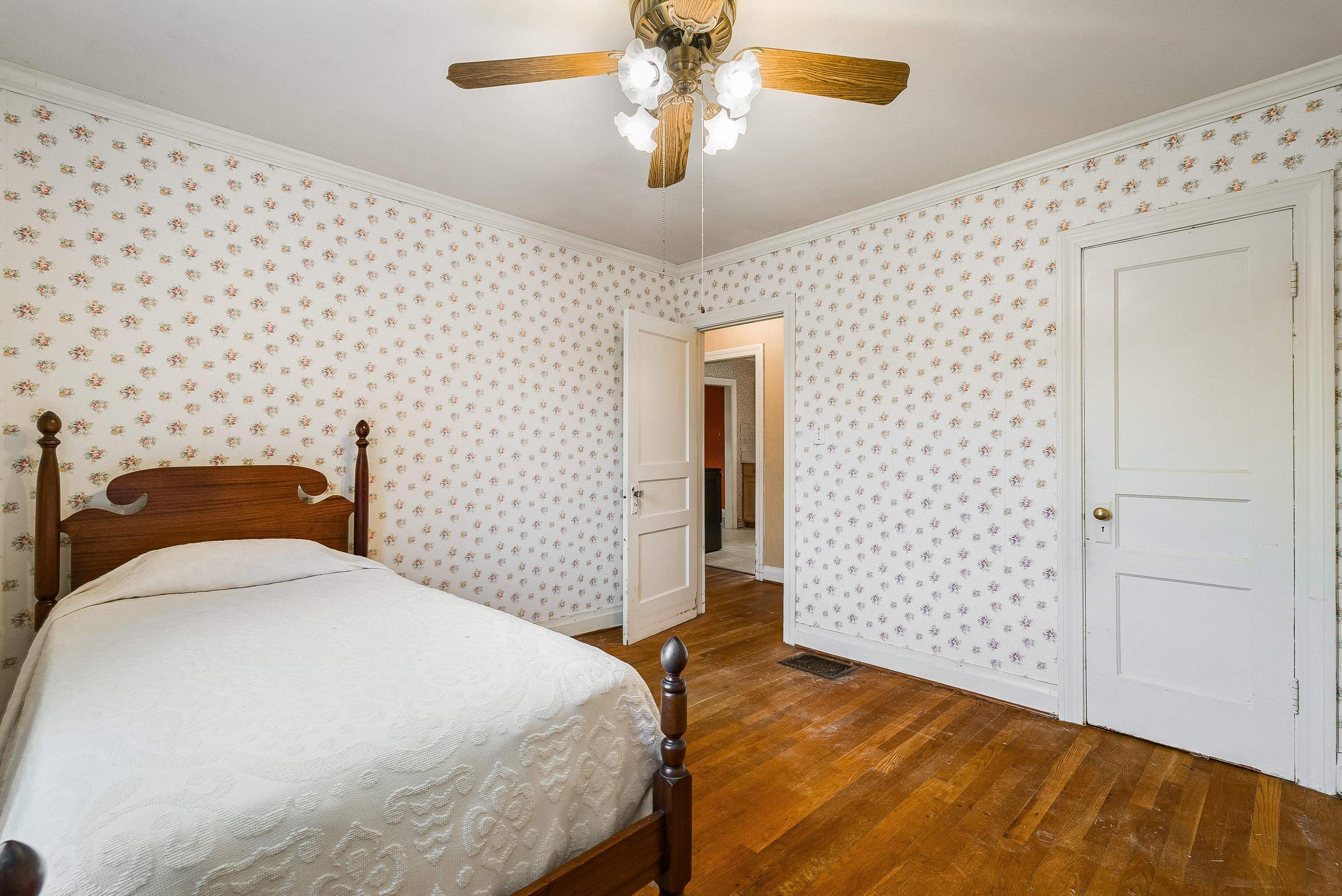 2156 LYNDHURST RD, WAYNESBORO, Virginia 22980, 3 Bedrooms Bedrooms, ,1 BathroomBathrooms,Residential,2156 LYNDHURST RD,664895 MLS # 664895