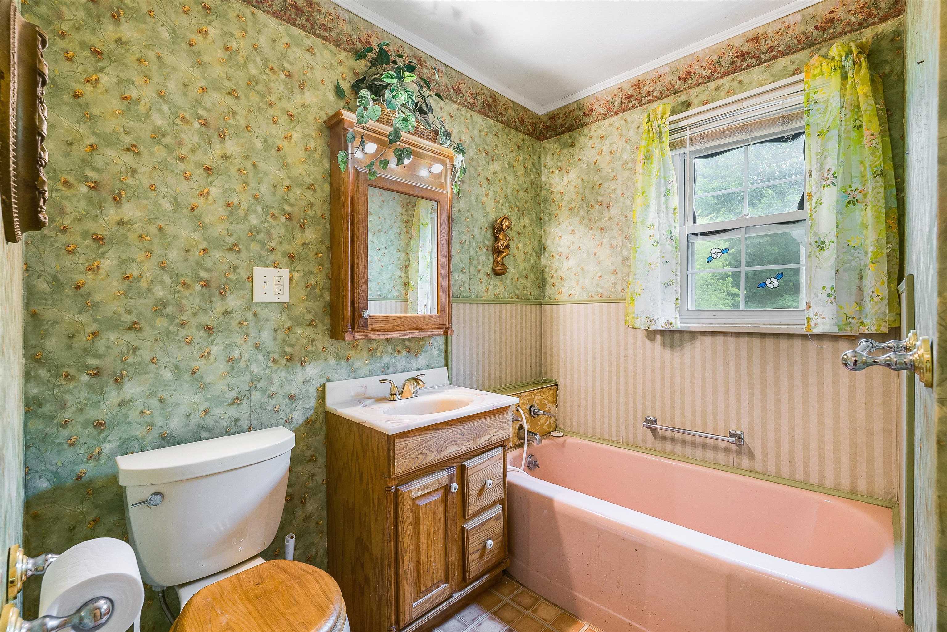 2156 LYNDHURST RD, WAYNESBORO, Virginia 22980, 3 Bedrooms Bedrooms, ,1 BathroomBathrooms,Residential,2156 LYNDHURST RD,664895 MLS # 664895