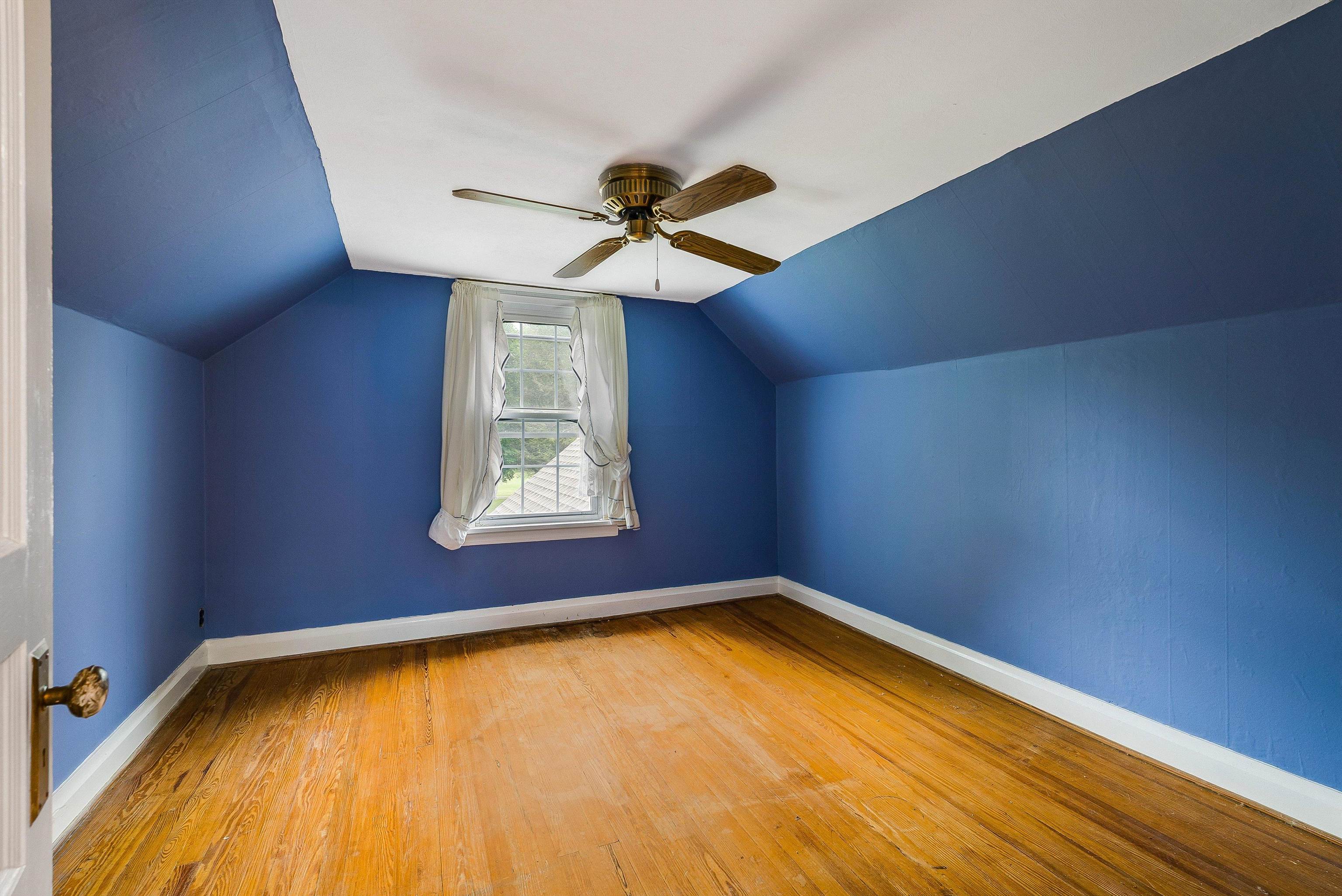 2156 LYNDHURST RD, WAYNESBORO, Virginia 22980, 3 Bedrooms Bedrooms, ,1 BathroomBathrooms,Residential,2156 LYNDHURST RD,664895 MLS # 664895
