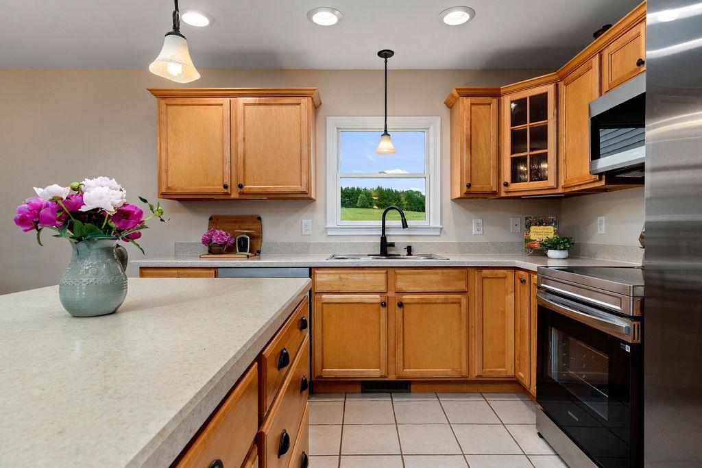 3008 SPRING HILL RD, STAUNTON, Virginia 24401, 4 Bedrooms Bedrooms, ,2 BathroomsBathrooms,Residential,3008 SPRING HILL RD,664900 MLS # 664900