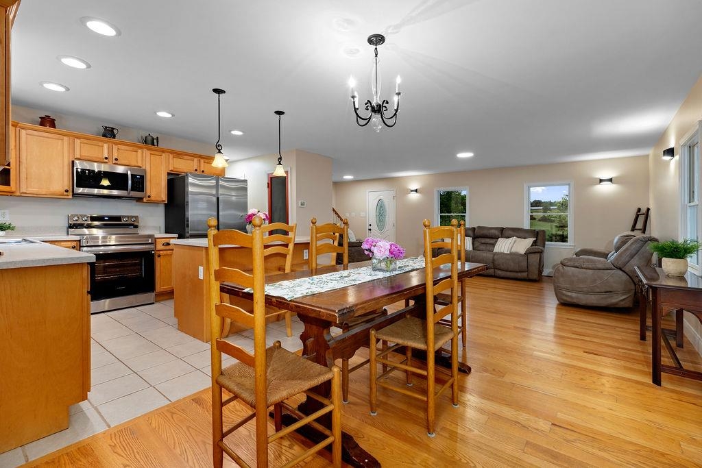 3008 SPRING HILL RD, STAUNTON, Virginia 24401, 4 Bedrooms Bedrooms, ,2 BathroomsBathrooms,Residential,3008 SPRING HILL RD,664900 MLS # 664900