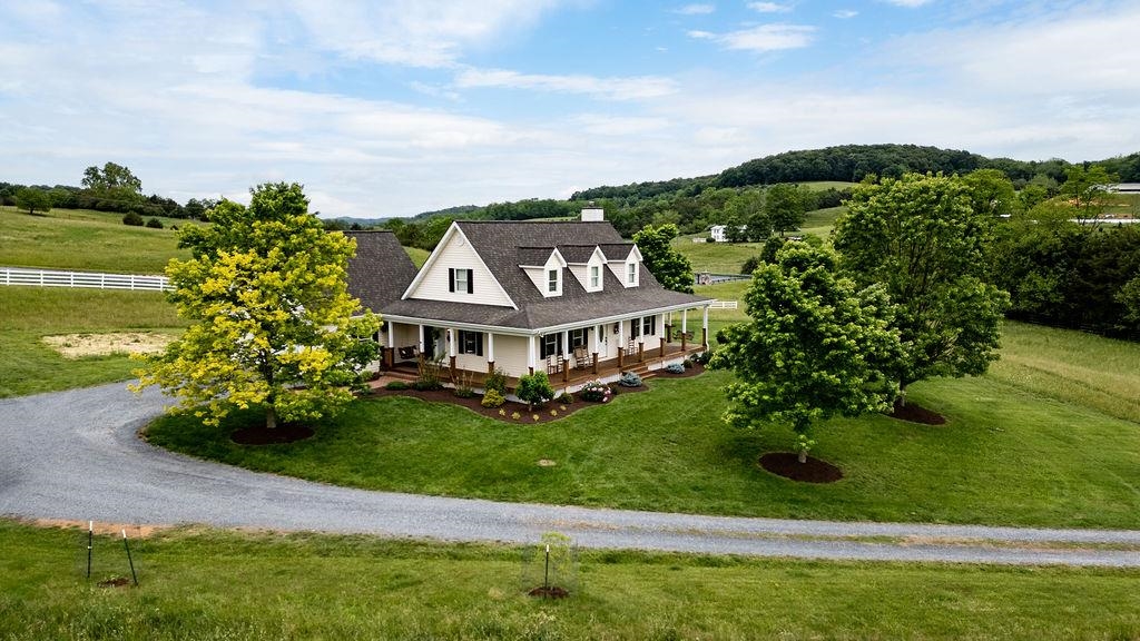 3008 SPRING HILL RD, STAUNTON, Virginia 24401, 4 Bedrooms Bedrooms, ,2 BathroomsBathrooms,Residential,3008 SPRING HILL RD,664900 MLS # 664900
