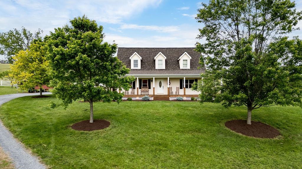 3008 SPRING HILL RD, STAUNTON, Virginia 24401, 4 Bedrooms Bedrooms, ,2 BathroomsBathrooms,Residential,3008 SPRING HILL RD,664900 MLS # 664900