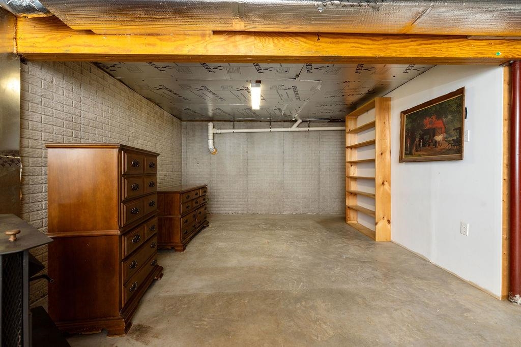 3008 SPRING HILL RD, STAUNTON, Virginia 24401, 4 Bedrooms Bedrooms, ,2 BathroomsBathrooms,Residential,3008 SPRING HILL RD,664900 MLS # 664900