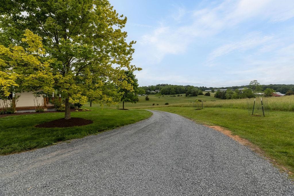 3008 SPRING HILL RD, STAUNTON, Virginia 24401, 4 Bedrooms Bedrooms, ,2 BathroomsBathrooms,Residential,3008 SPRING HILL RD,664900 MLS # 664900