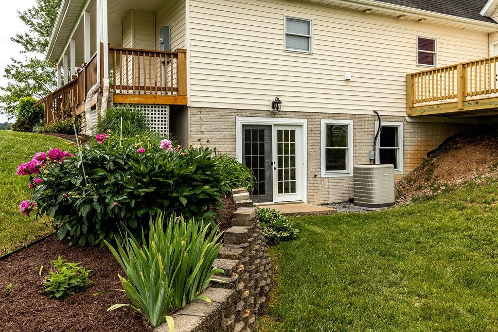 3008 SPRING HILL RD, STAUNTON, Virginia 24401, 4 Bedrooms Bedrooms, ,2 BathroomsBathrooms,Residential,3008 SPRING HILL RD,664900 MLS # 664900