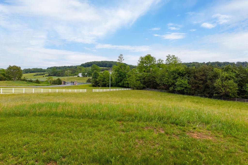 3008 SPRING HILL RD, STAUNTON, Virginia 24401, 4 Bedrooms Bedrooms, ,2 BathroomsBathrooms,Residential,3008 SPRING HILL RD,664900 MLS # 664900